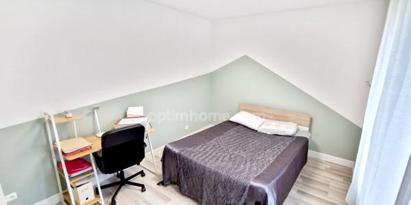 RARE à la vente!!!A SAINT LÔ, Pavillon de standing rénové • 4 chambres • Jardin 1 400 m² • Géothermie – Calme absolu – CLASSE ENERGIE B