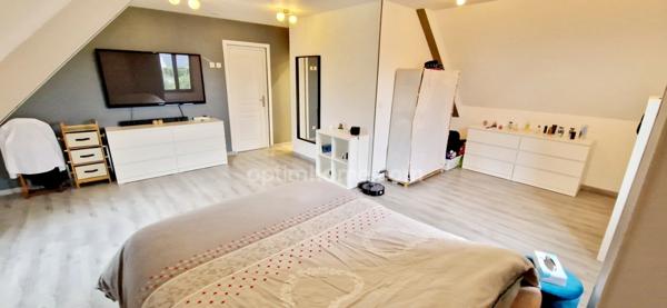 RARE à la vente!!!A SAINT LÔ, Pavillon de standing rénové • 4 chambres • Jardin 1 400 m² • Géothermie – Calme absolu – CLASSE ENERGIE B