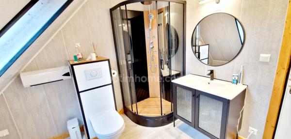 RARE à la vente!!!A SAINT LÔ, Pavillon de standing rénové • 4 chambres • Jardin 1 400 m² • Géothermie – Calme absolu – CLASSE ENERGIE B