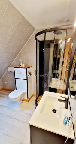 RARE à la vente!!!A SAINT LÔ, Pavillon de standing rénové • 4 chambres • Jardin 1 400 m² • Géothermie – Calme absolu – CLASSE ENERGIE B