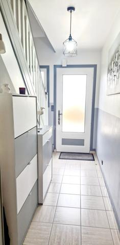 RARE à la vente!!!A SAINT LÔ, Pavillon de standing rénové • 4 chambres • Jardin 1 400 m² • Géothermie – Calme absolu – CLASSE ENERGIE B