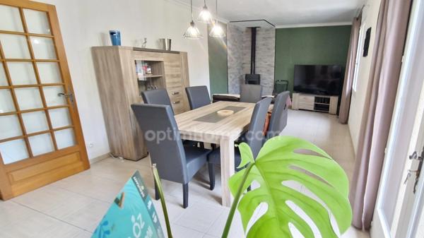 RARE à la vente!!!A SAINT LÔ, Pavillon de standing rénové • 4 chambres • Jardin 1 400 m² • Géothermie – Calme absolu – CLASSE ENERGIE B