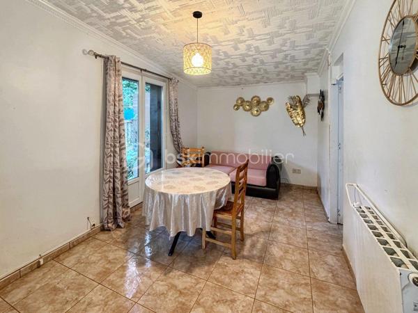 🏡 À VENDRE – MAISON 80 m² À GOUSSAINVILLE

💰 189 000 € – Frais d’agence inclus

Vous recherchez une maison avec du potentiel et souhaitez créer un intérieur à votre image ? Cette maison située à Goussainville mérite votre attention !

📐 Environ 80 m² habitables

🏠 Elle se compose de :
• Une entrée
• Un salon/séjour
• Une cuisine
• Une buanderie
• 3 chambres
• Un dressing
• Un bureau
• Une salle d’eau
• Un WC

🌿 À l’extérieur :
• Une petite cour
• Un débarras

🔨 TRAVAUX À PRÉVOIR – BEAUCOUP DE POTENTIEL !

Cette maison est à rénover et à remettre au goût du jour. Elle offre de nombreuses possibilités d’aménagement pour créer un intérieur à votre image.

✨ Une belle opportunité pour un premier achat, une famille ou un investisseur !

📍 À proximité des commodités :
🏫 Écoles
🛒 Commerces et services
🚌 Transports en commun
🚆 Gare de Goussainville
🚗 Accès rapides aux principaux axes routiers

📞 Pour plus d’informations ou organiser une visite :

Karine – BSK Immobilier
📱 06 50 35 63 00

🏡 Une visite s’impose !