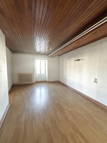 AXE CHATILLON-MONTBARD (21) Maison de village de 133m² sans gros travaux avec terrain et garage Coulmier-le-Sec (21400)