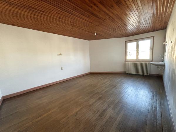 AXE CHATILLON-MONTBARD (21) Maison de village de 133m² sans gros travaux avec terrain et garage Coulmier-le-Sec (21400)