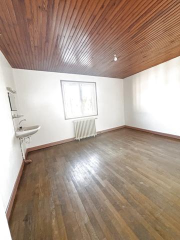 AXE CHATILLON-MONTBARD (21) Maison de village de 133m² sans gros travaux avec terrain et garage Coulmier-le-Sec (21400)