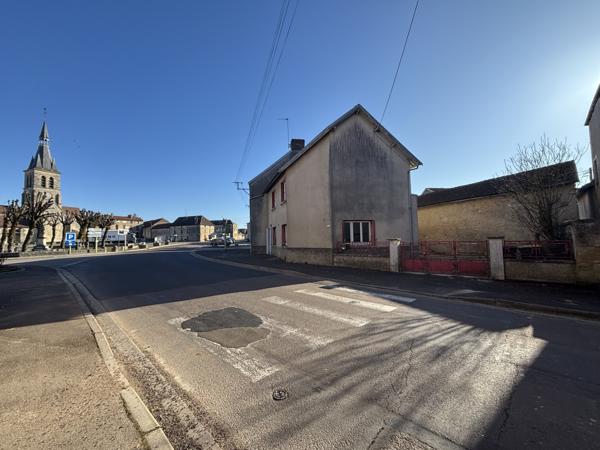 AXE CHATILLON-MONTBARD (21) Maison de village de 133m² sans gros travaux avec terrain et garage Coulmier-le-Sec (21400)