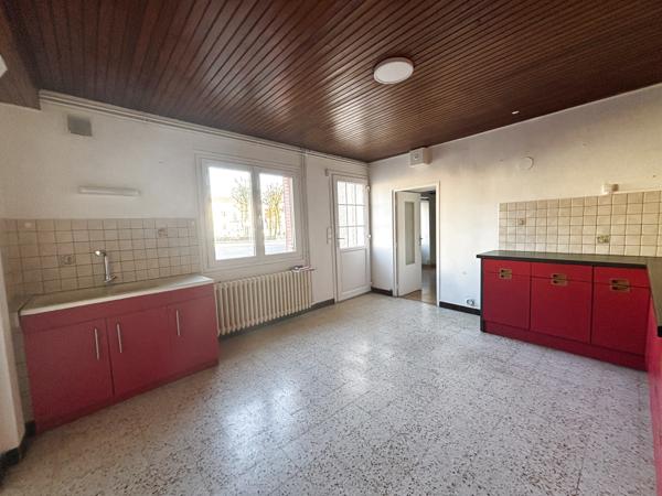 AXE CHATILLON-MONTBARD (21) Maison de village de 133m² sans gros travaux avec terrain et garage Coulmier-le-Sec (21400)