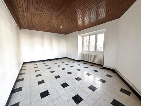 AXE CHATILLON-MONTBARD (21) Maison de village de 133m² sans gros travaux avec terrain et garage Coulmier-le-Sec (21400)