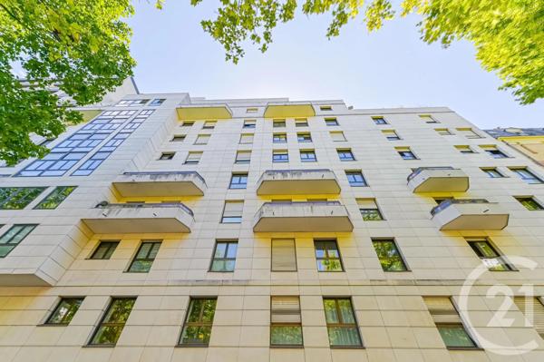 Appartement F3 à vendre  3 pièces - 71,80 m 2   PARIS  - 75011