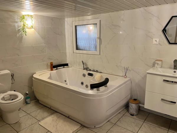 Maison entièrement rénovée Antoigné