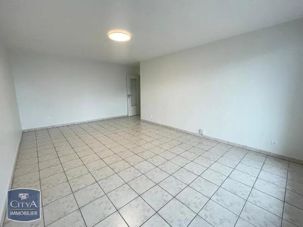 Appartement à louer 4 pièces 82.2m²