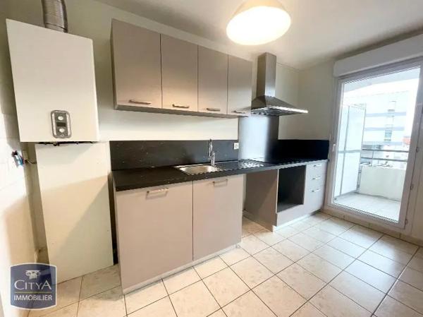 Appartement à louer 4 pièces 82.2m²