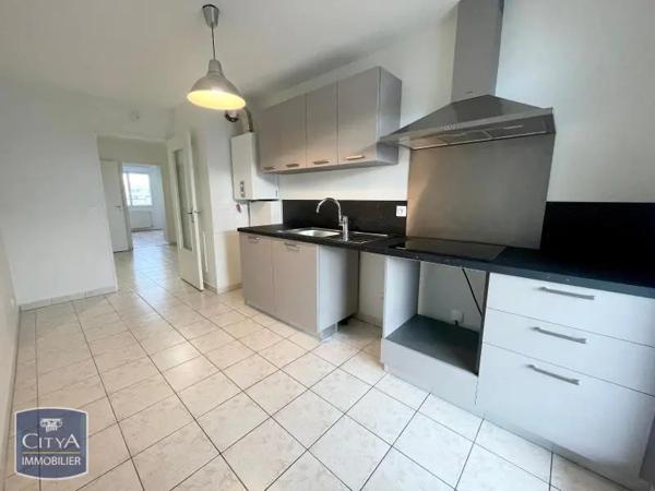 Appartement à louer 4 pièces 82.2m²