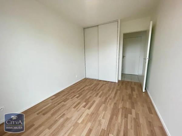 Appartement à louer 4 pièces 82.2m²