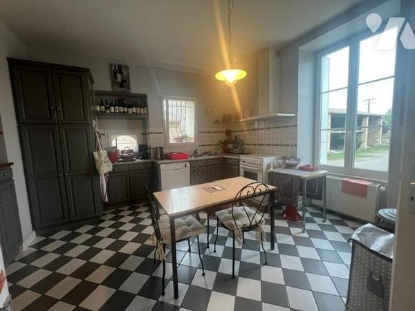 Maison bourgeoise 7 pièces 200 m² dépendances jardin