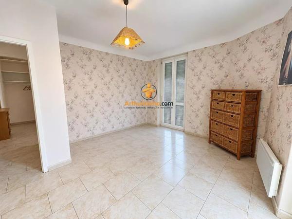 Vente                                                      Appartement
                        
                     4 pièces                      92 m2                     à Lourdes