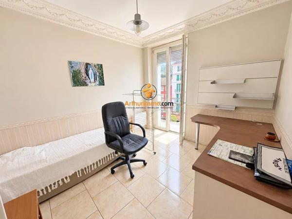 Vente                                                      Appartement
                        
                     4 pièces                      92 m2                     à Lourdes