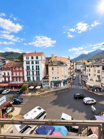 Vente                                                      Appartement
                        
                     4 pièces                      92 m2                     à Lourdes