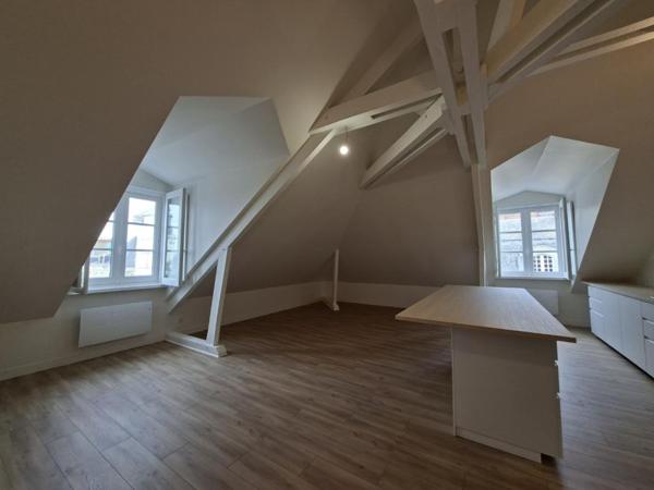 Appartement T3 à louer - 67 m² (réf : 576781)