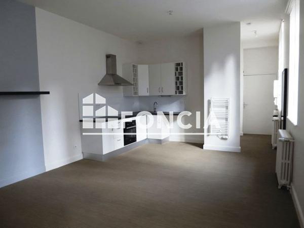 Location Appartement 2 pièces 50.6 m² - 10/12/14 PLACE BOSSUET Dijon 21000