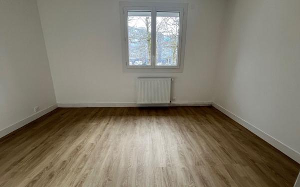 Maison à louer    3 pièces • 74 m2 Limoges