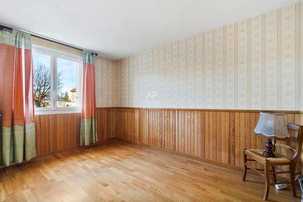 Appartement Saint Germain En Laye 3 pièce(s) 53.87m² €225 000 ** - Référence 17628