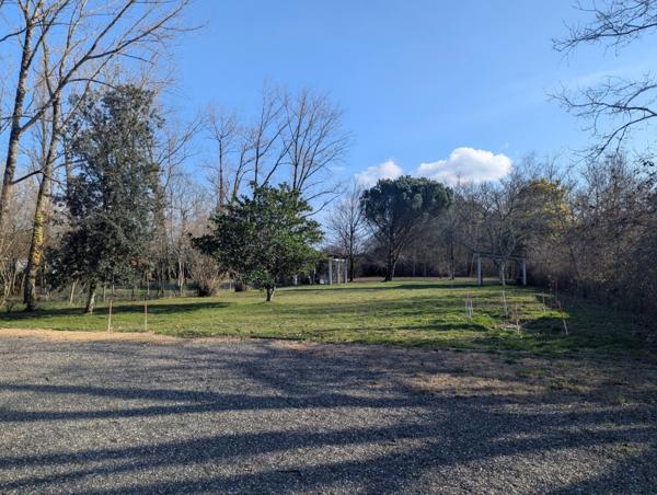 Domaine de 4950m2 avec deux maisons et dépendance MERIGNAC (33)