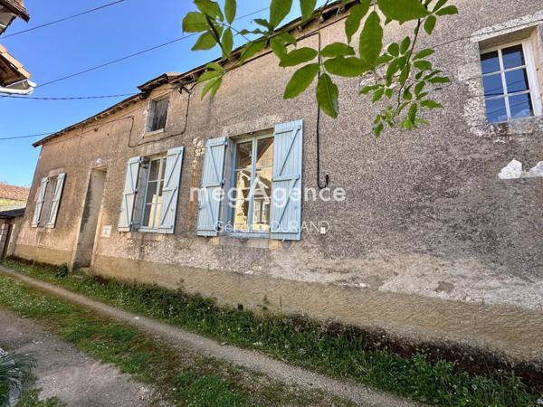 Immeuble à ANGLES-SUR-L'ANGLIN, 86260 - 1 pièce 130m²