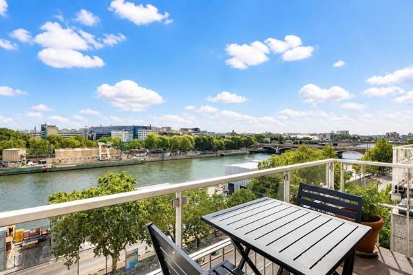 BNF - 4 pièces traversant avec balcons
