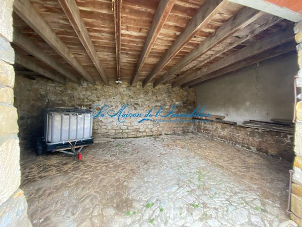 A 10 min de Quissac, corps de ferme en pierres de F5 avec 150 m² d'annexe sur 1020 m² de terrain