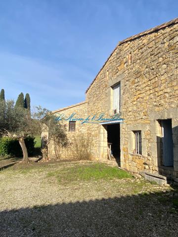A 10 min de Quissac, corps de ferme en pierres de F5 avec 150 m² d'annexe sur 1020 m² de terrain