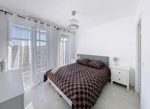 APAPRTEMENT A LOUER VIDE T4 96M² CHESSY