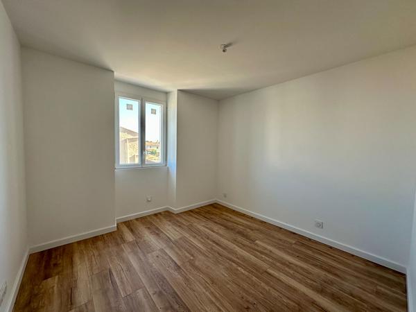 Appartement 4 pièces 3 chambres avec jardin au coeur Centre ville de La Crau