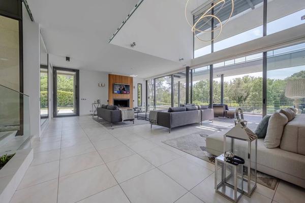 Villa contemporaine aux prestations haute gamme à vendre à Mougins