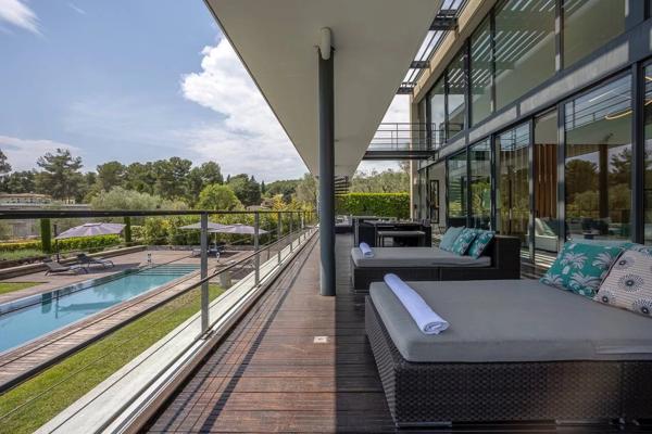Villa contemporaine aux prestations haute gamme à vendre à Mougins
