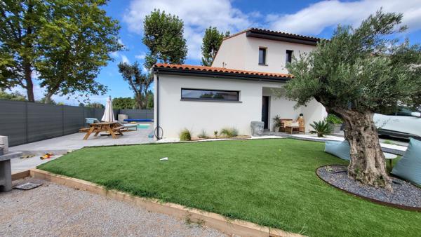 Belle villa neuve avec garage et piscine