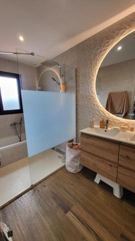 Belle villa neuve avec garage et piscine