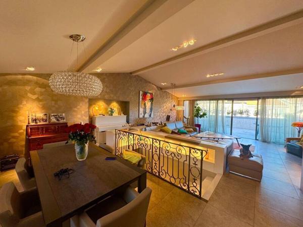 Appartement 5 pièces 220m² à vendre à Bourg-en-Bresse 01000