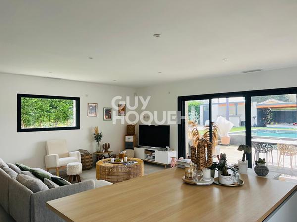 ** À LOUER à FRONTON - SUPERBE VILLA 5 PIÈCES AVEC PISCINE **