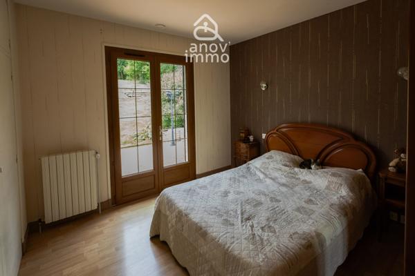 Maison
                                                                                                                                                                                                                                                                                                                        6 pièce(s)                                                                                                                                                                                                          5 chambre(s)                                                                                                                                                                                                          205  m²