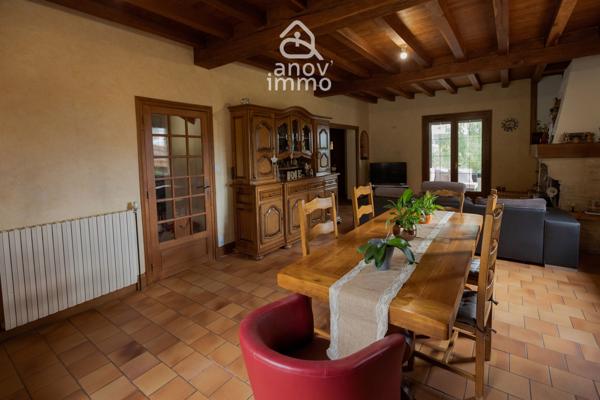 Maison
                                                                                                                                                                                                                                                                                                                        6 pièce(s)                                                                                                                                                                                                          5 chambre(s)                                                                                                                                                                                                          205  m²