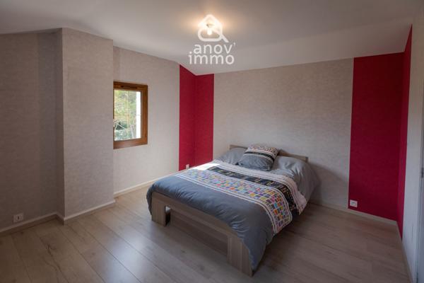 Maison
                                                                                                                                                                                                                                                                                                                        6 pièce(s)                                                                                                                                                                                                          5 chambre(s)                                                                                                                                                                                                          205  m²