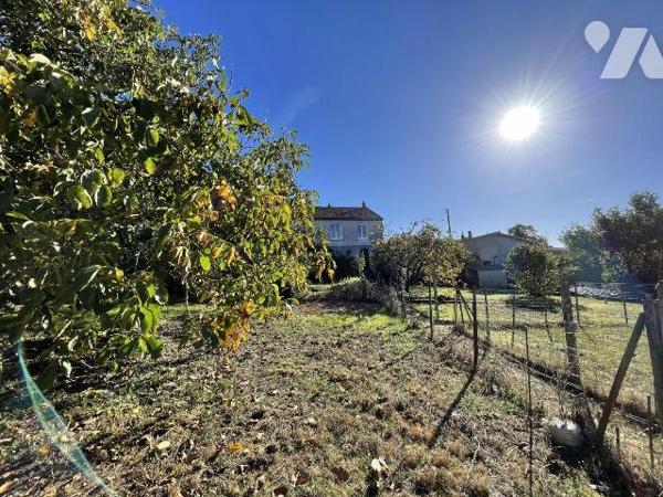 Argentonnay, quartier calme, proche des écoles et des commerces, maison sur sous sol avec 1439 ...