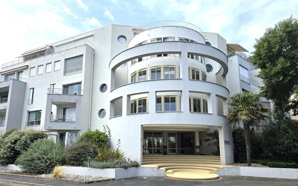 Appartement à vendre    1 pièce •  La Rochelle