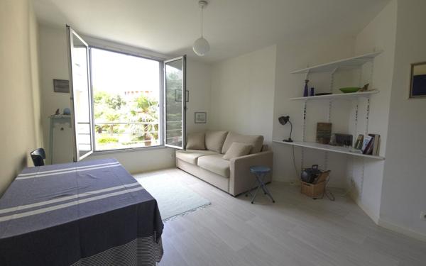 Appartement à vendre    1 pièce •  La Rochelle