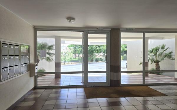 Appartement à vendre    1 pièce •  La Rochelle