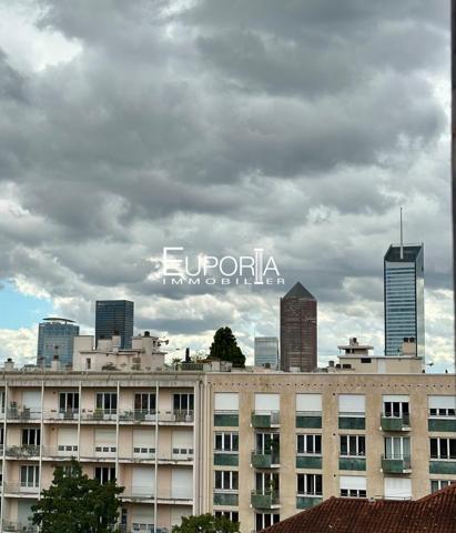 Appartement T2/T3 de 65 m² avec balcon et vue Fourvière – Lyon 6ᵉ