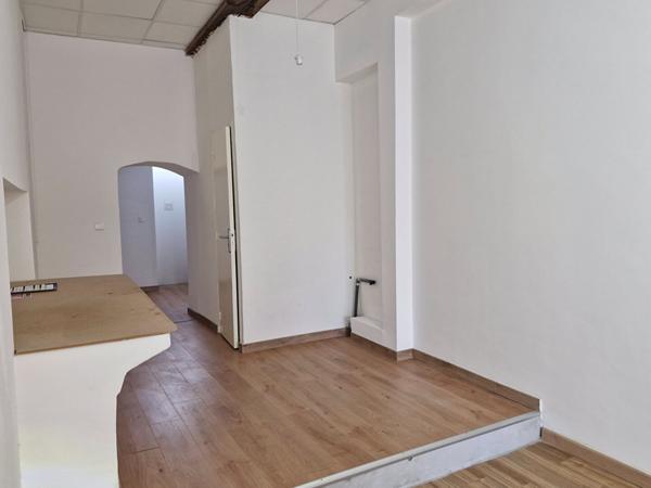 LA GARDE - Centre-ville -Local commercial  ou professionnel 45m2