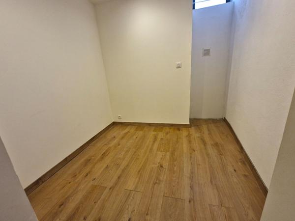 LA GARDE - Centre-ville -Local commercial  ou professionnel 45m2